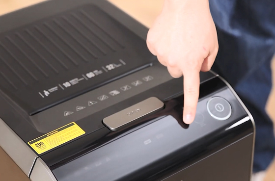 02 Deli Auot Paper Shrdder ET088