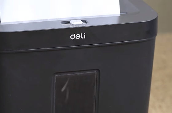01 Niszczarka do papieru Deli ET021