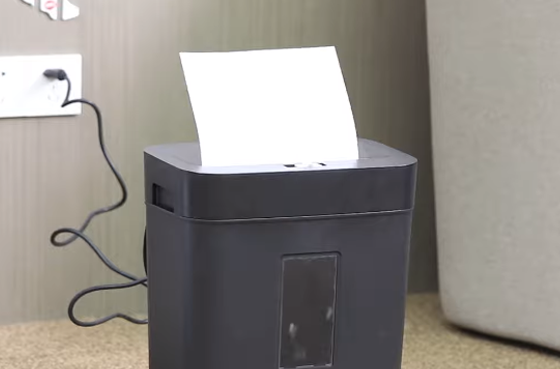 01 Niszczarka do papieru Deli ET023