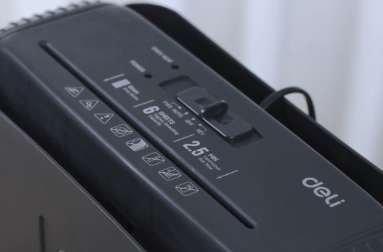 01 Deli ET102SC Rozdrabniacz papieru