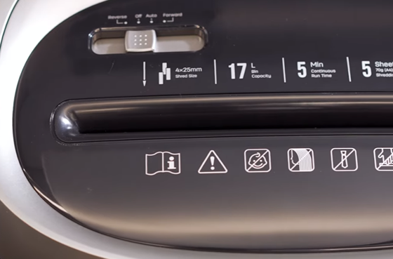 01 Niszczarka Deli E9929